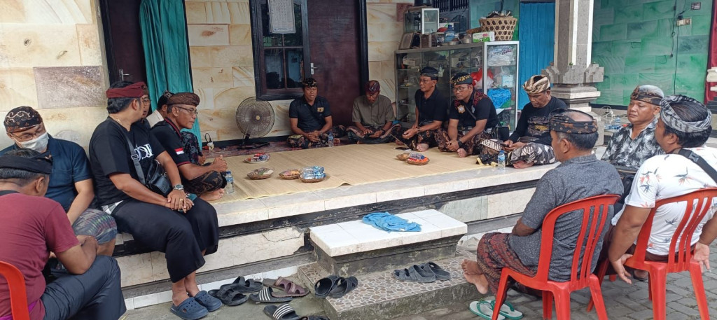 Acara Melayat di Rumah Duka Alm. Ni Gusti Ayu Astiti